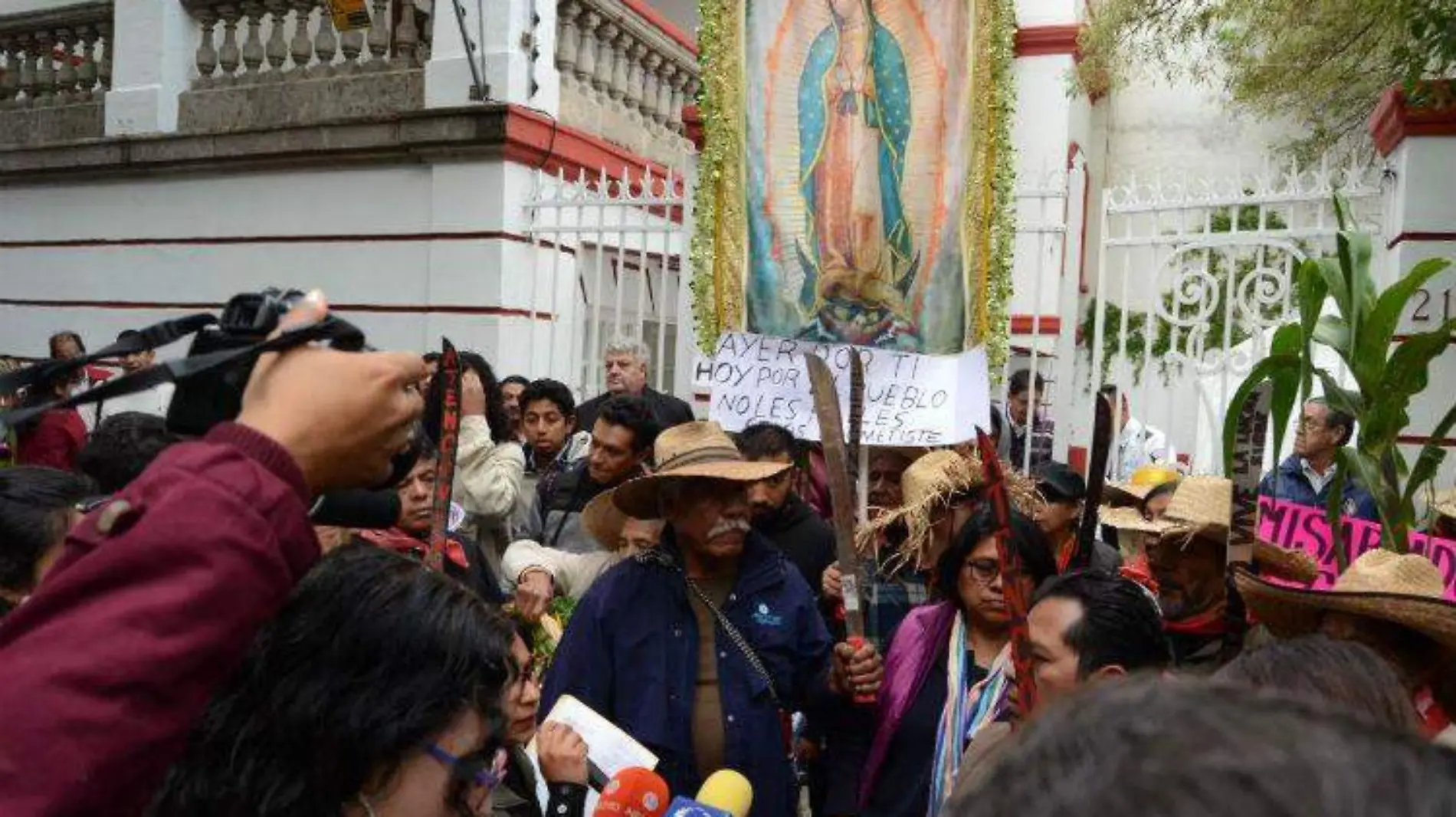 FEDERICO XOCOLOTZI campesinos atenco amlo